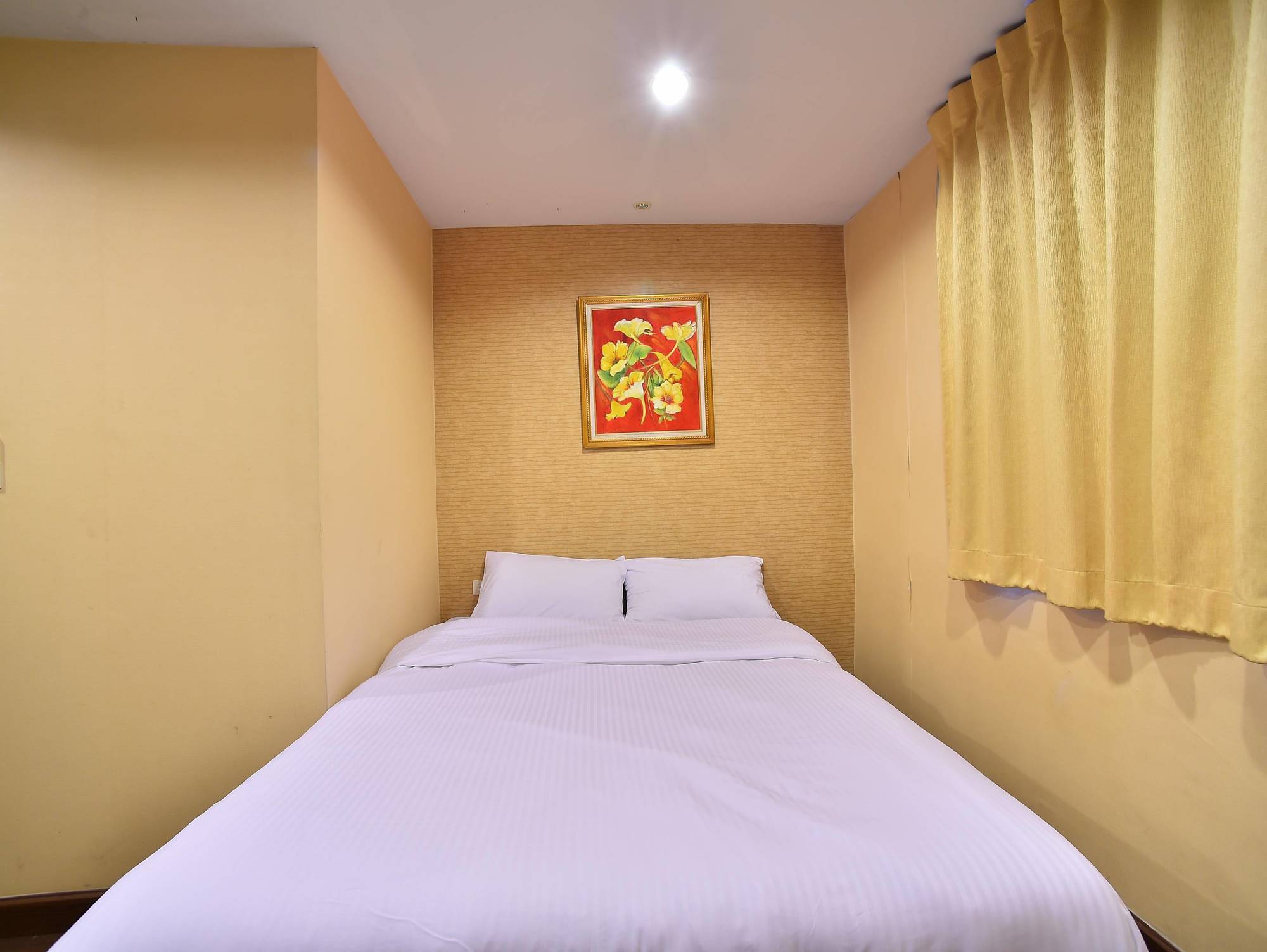 Take A Rest Hotel Bangkok Exterior photo